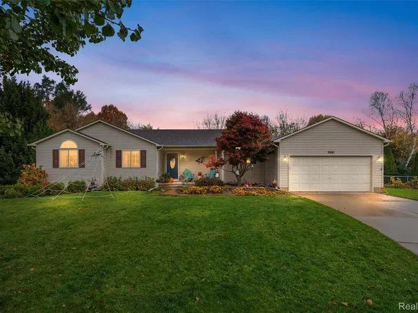 9081 Posey Ct, Whitmore Lake, MI 48189
