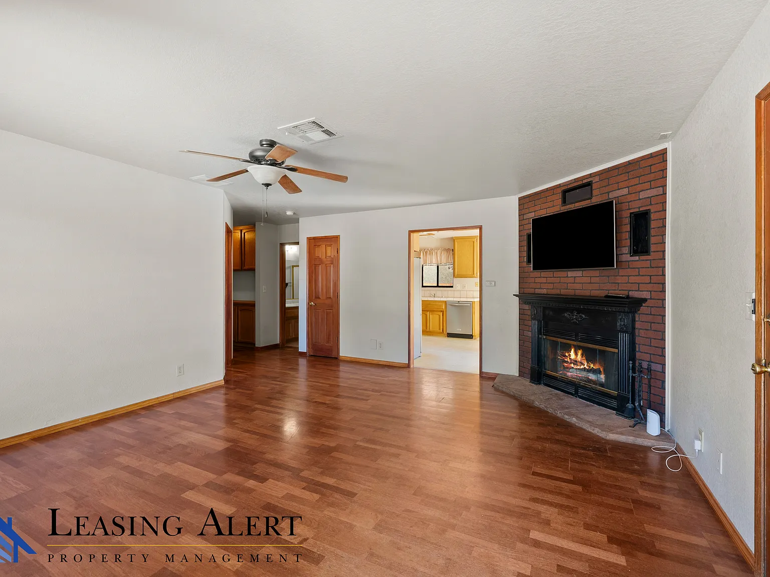 3 bed, 1200 sqft, $2,600 — Photo 4