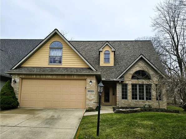 22693 Melissa Ln, Strongsville, OH 44136