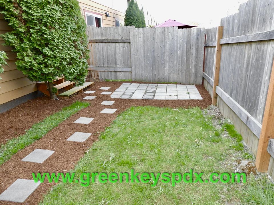 Fully fenced yard and patio area