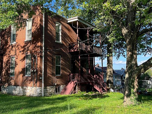 4th image of 1048 Sells Ave