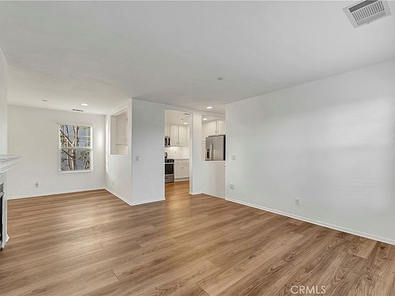 5th image of 40 Three Vines Ct