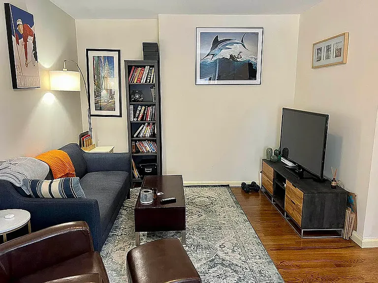 166 Hoyt St #A — Photo 2