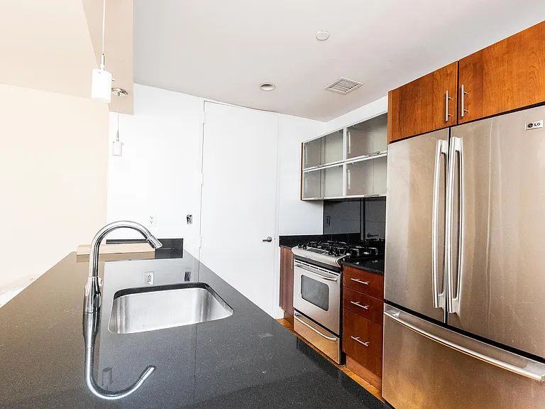 756 Myrtle Ave #5B — Photo 20