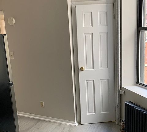 5th image of 165 W 4th St APT 9