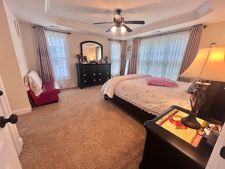 Bedroom 3 (Master Bedroom_- 2nd floor-Pic 1