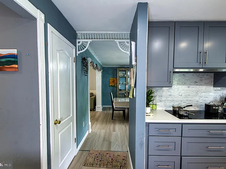 139 Mallard Dr W — Photo 15
