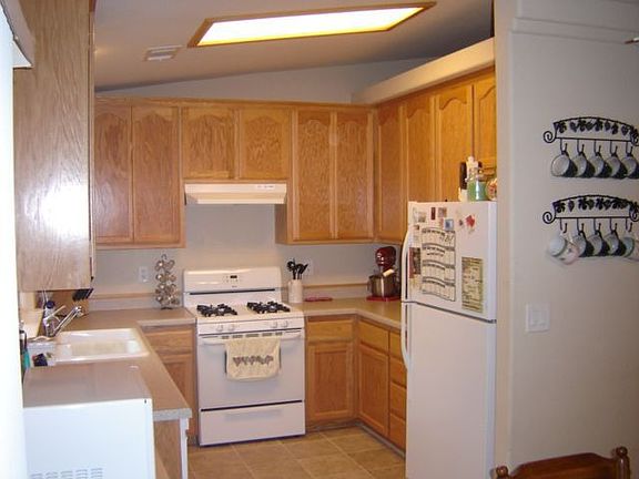 5th image of 3621 Hazel St