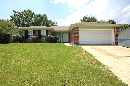 4631 Northpointe Cir Photo 1