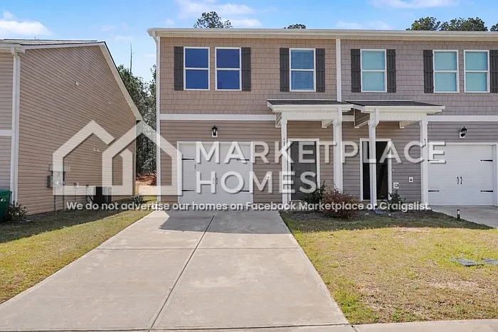 425 Oakwood Dr NW — Photo 2