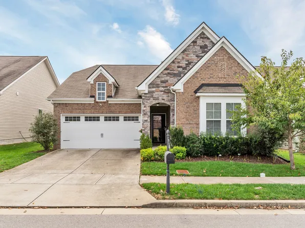 1825 Stonewater Dr, Hermitage, TN 37076
