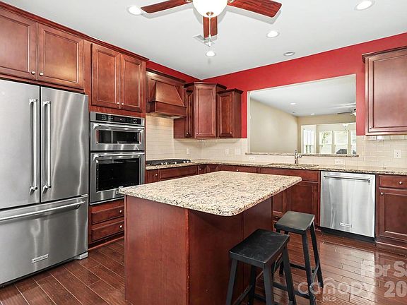 4th image of 7419 Carolina Jessamine Ct