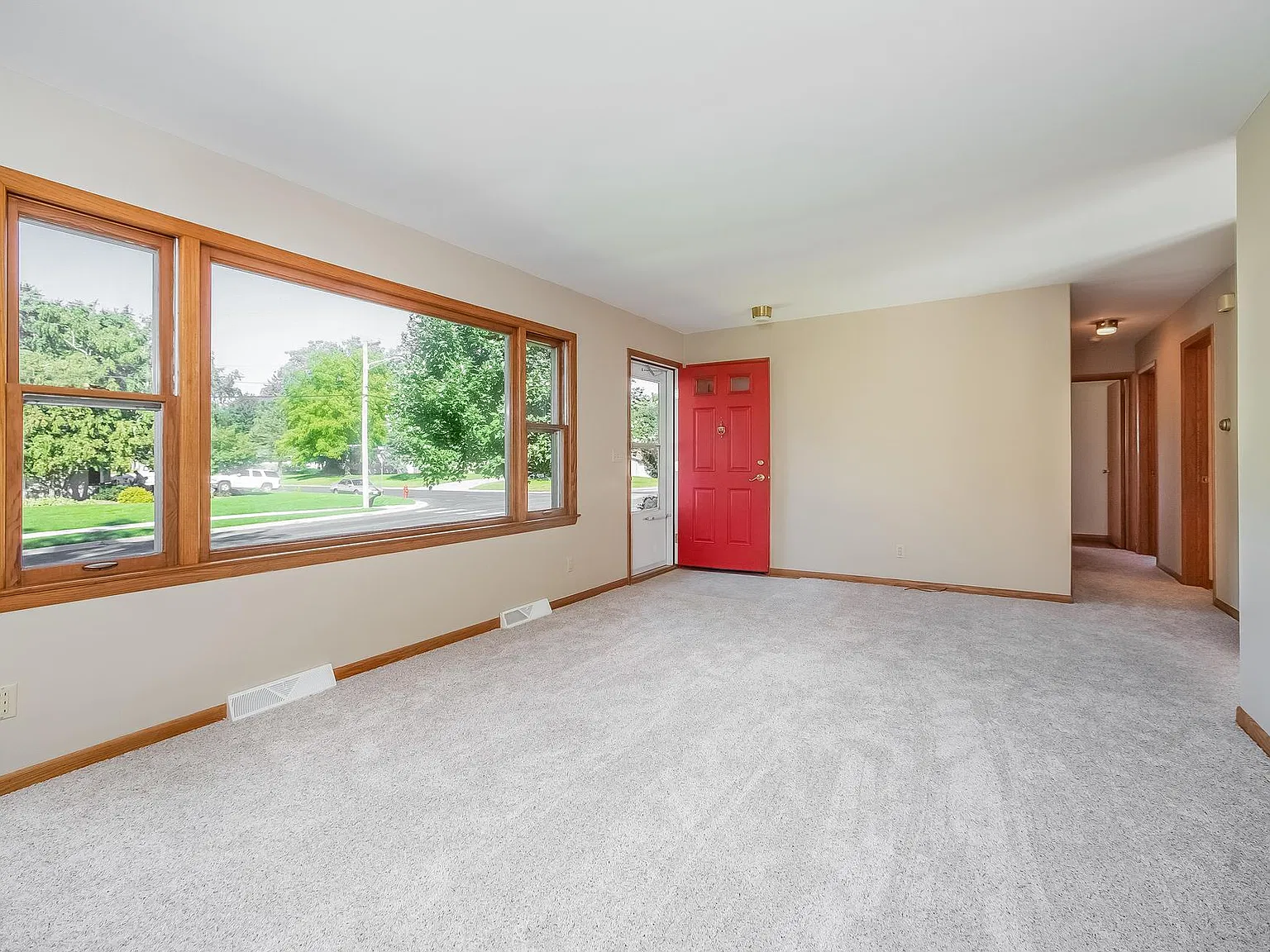 3 bed, 1000 sqft, $1,895 — Photo 4