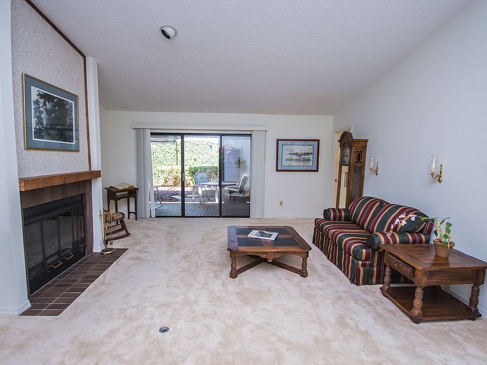 Living Room to lanai access