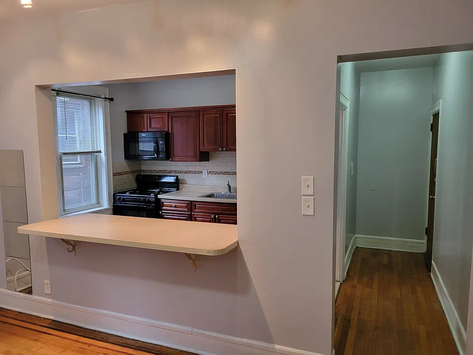 715 Ave C