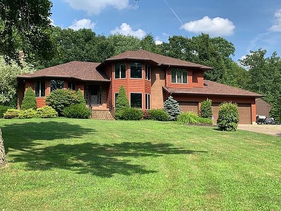 3rd image of 141 White Oak Dr