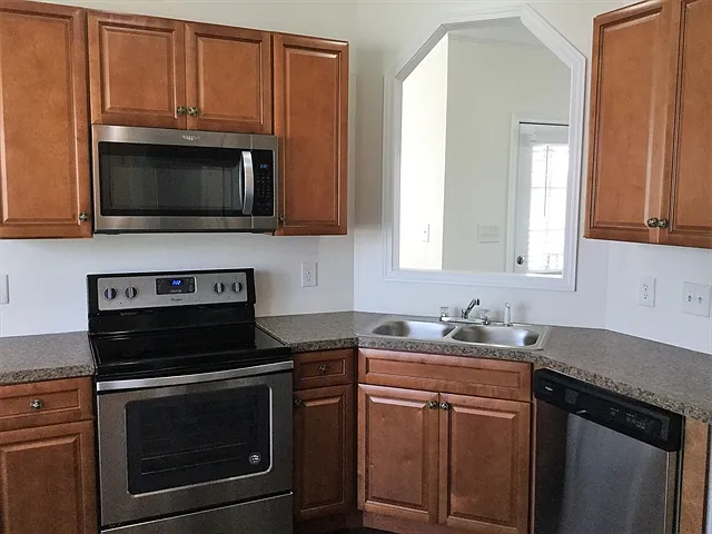 3912 Carolina Cherry Dr — Photo 2