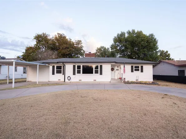 206 N Cedar Ave, Newkirk, OK 74647