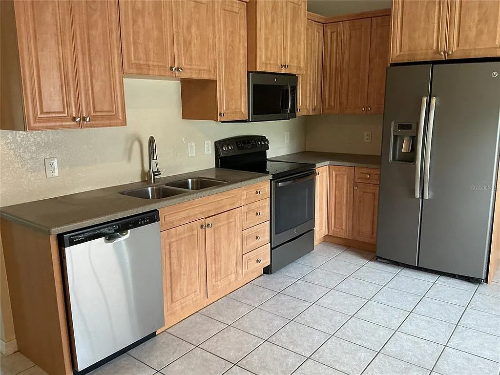 3 bed, 2.0 bath, 1234 sqft, $1,500 — Photo 2