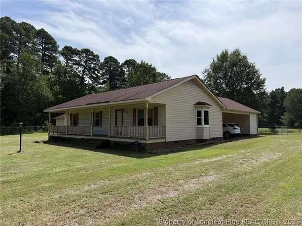 1952 Bee Gee Rd, Lumberton, NC 28358