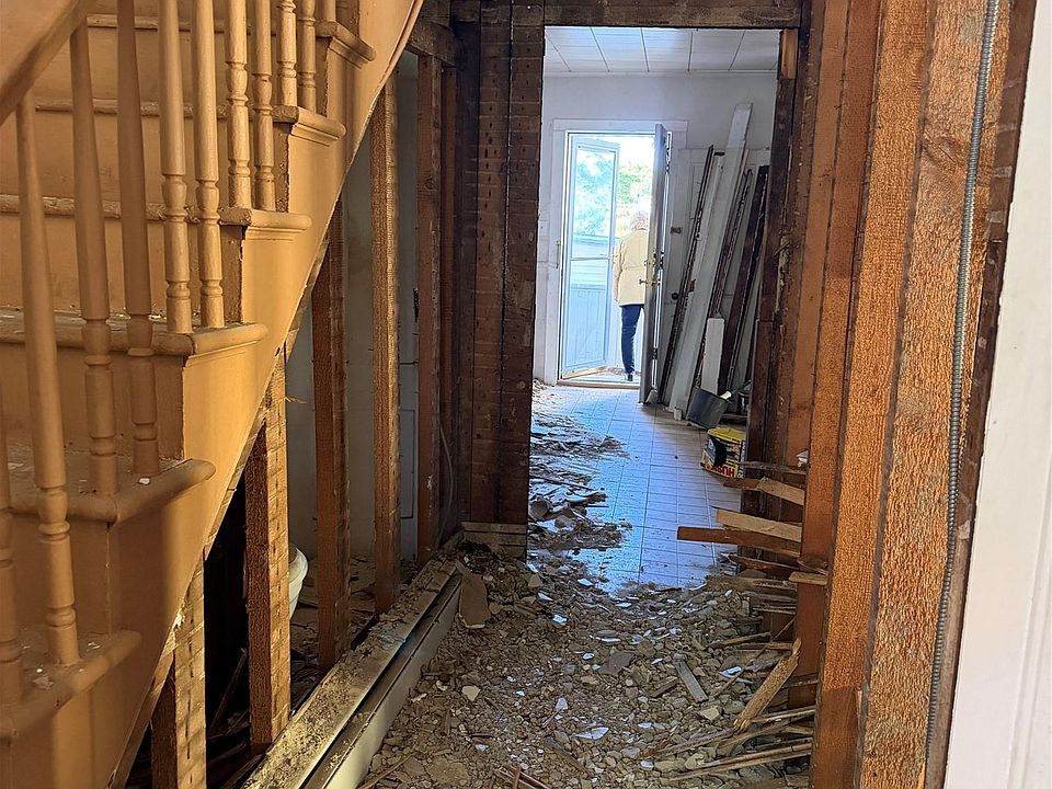 2nd image of 1 Gifford Avenue