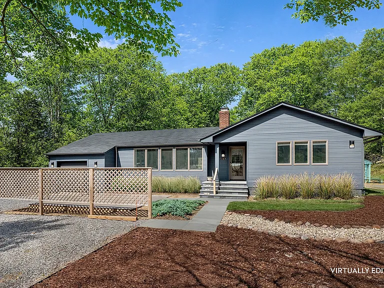 123 Windward Rd — Photo 1
