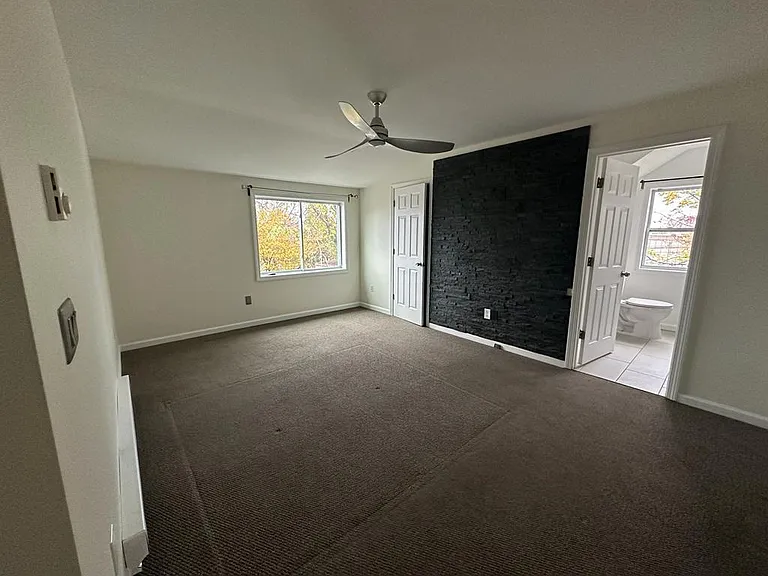 18 Hazel St — Photo 7
