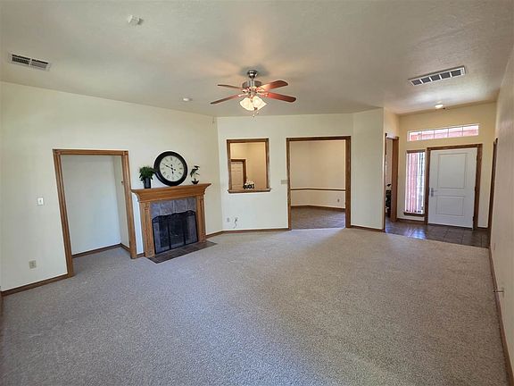 2nd image of 422 SE Lancelot Ln