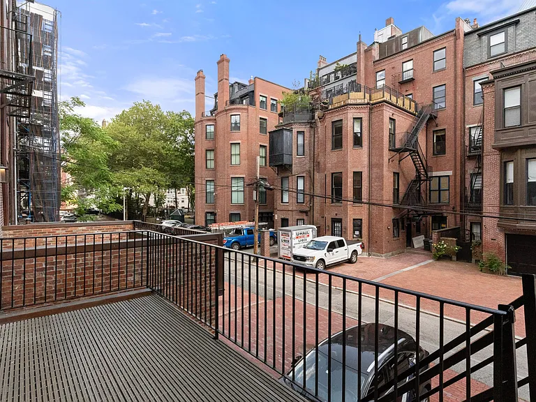 128 Marlborough St #2 — Photo 19