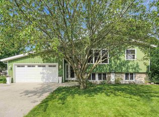 1060 Buttermilk Creek Dr, Fond Du Lac, WI 54935