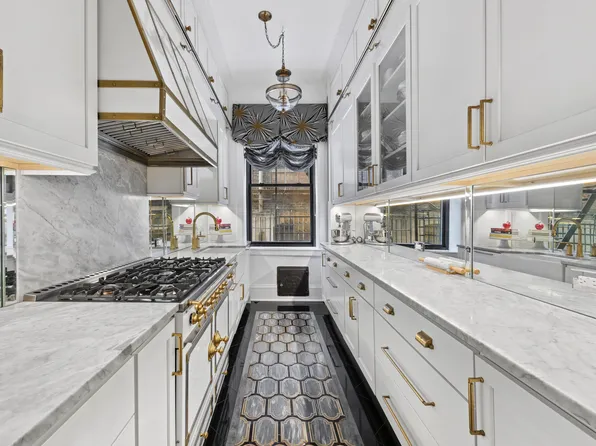 490 West End Avenue image 7 of 17