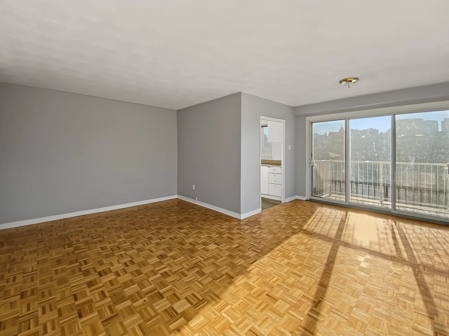 Chanteclair Apartments — Photo 4