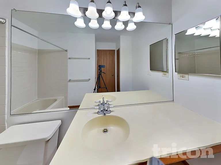1419 Farrington Ln — Photo 13