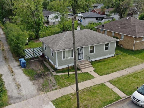 4th image of 811 E 15th Ave