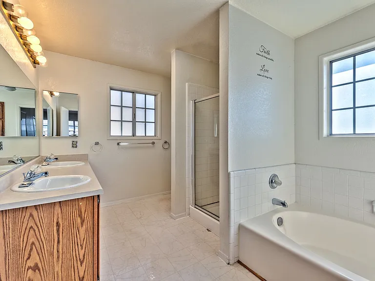 3920 Lincoln Rd — Photo 9