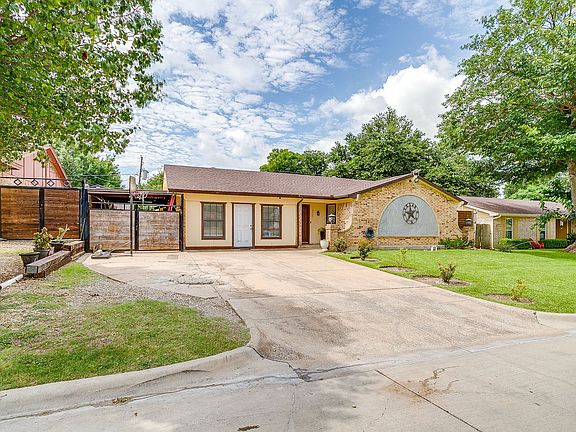 2nd image of 2421 Parkside Dr