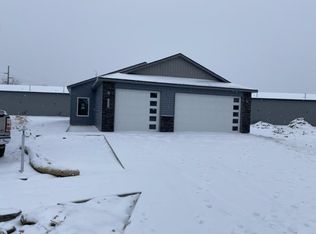 3718 Amity Cir SE, Mandan, ND 58554