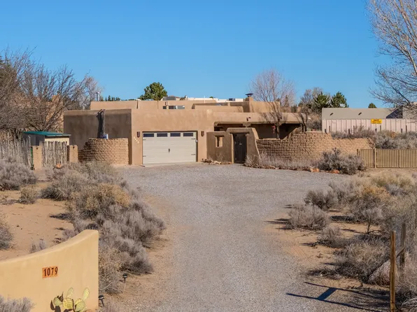 1079 Sagebrush Dr, Corrales, NM 87048