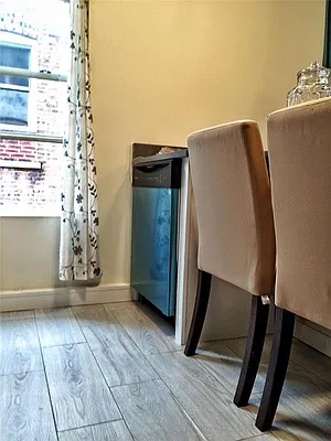 Rented by Century 21 Metropolitan | media 26