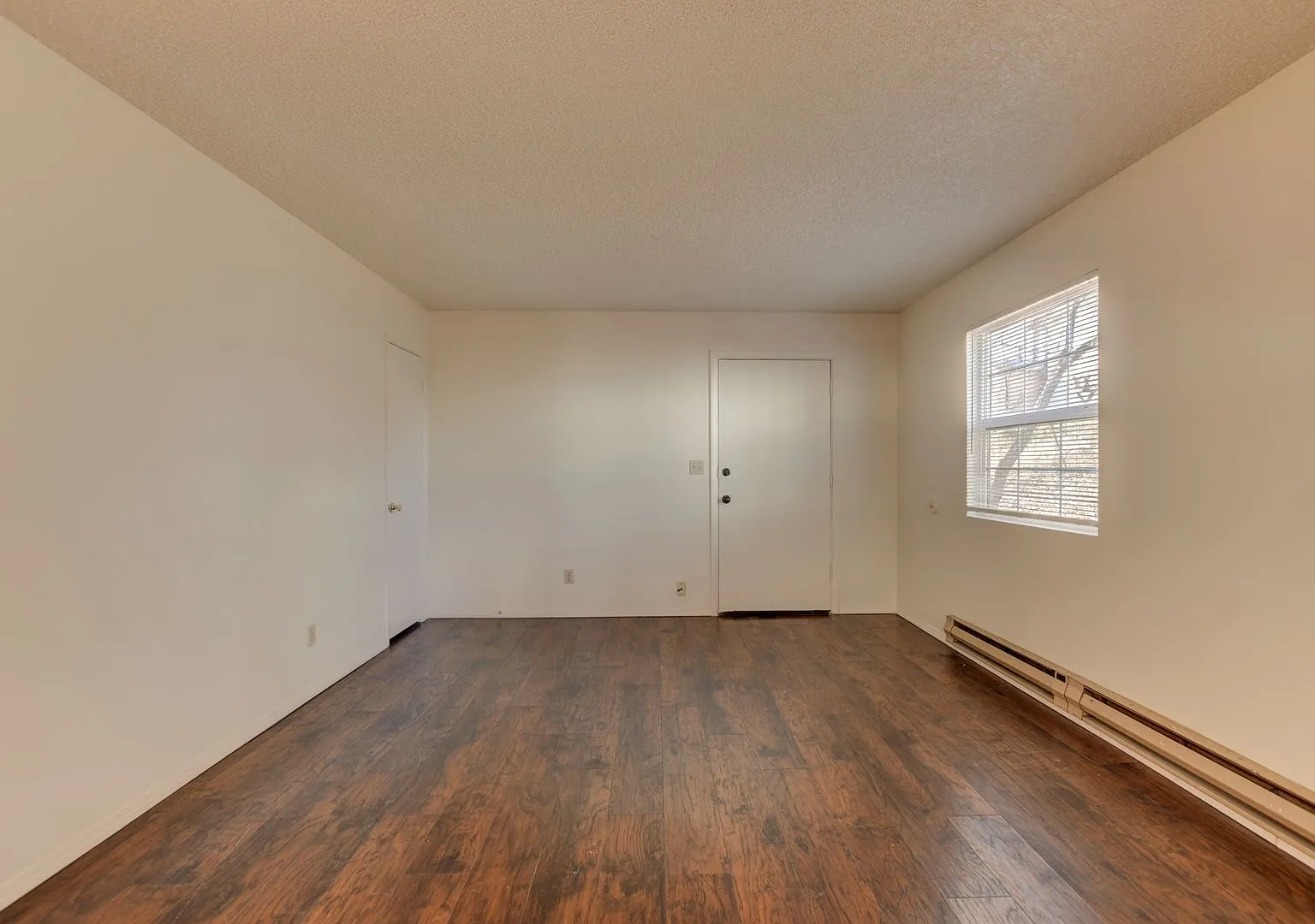 638 2nd Street (aka 202 W Navajo Dr) — Photo 3