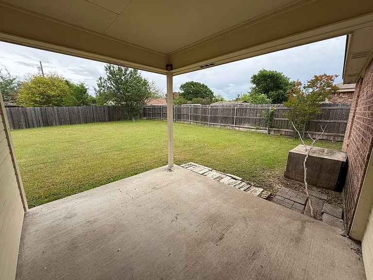404 Kylar St — Photo 35