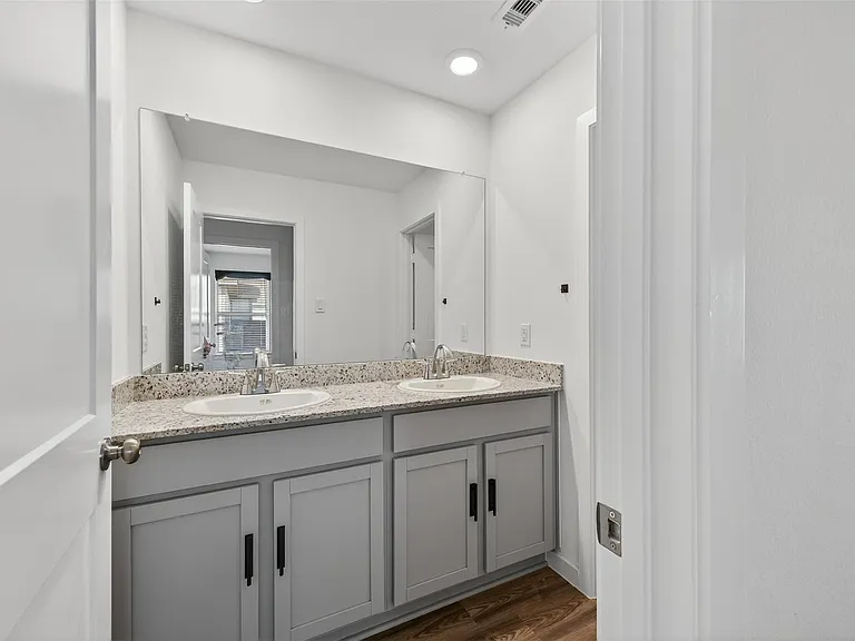 3914 Windy Whisper Dr — Photo 15