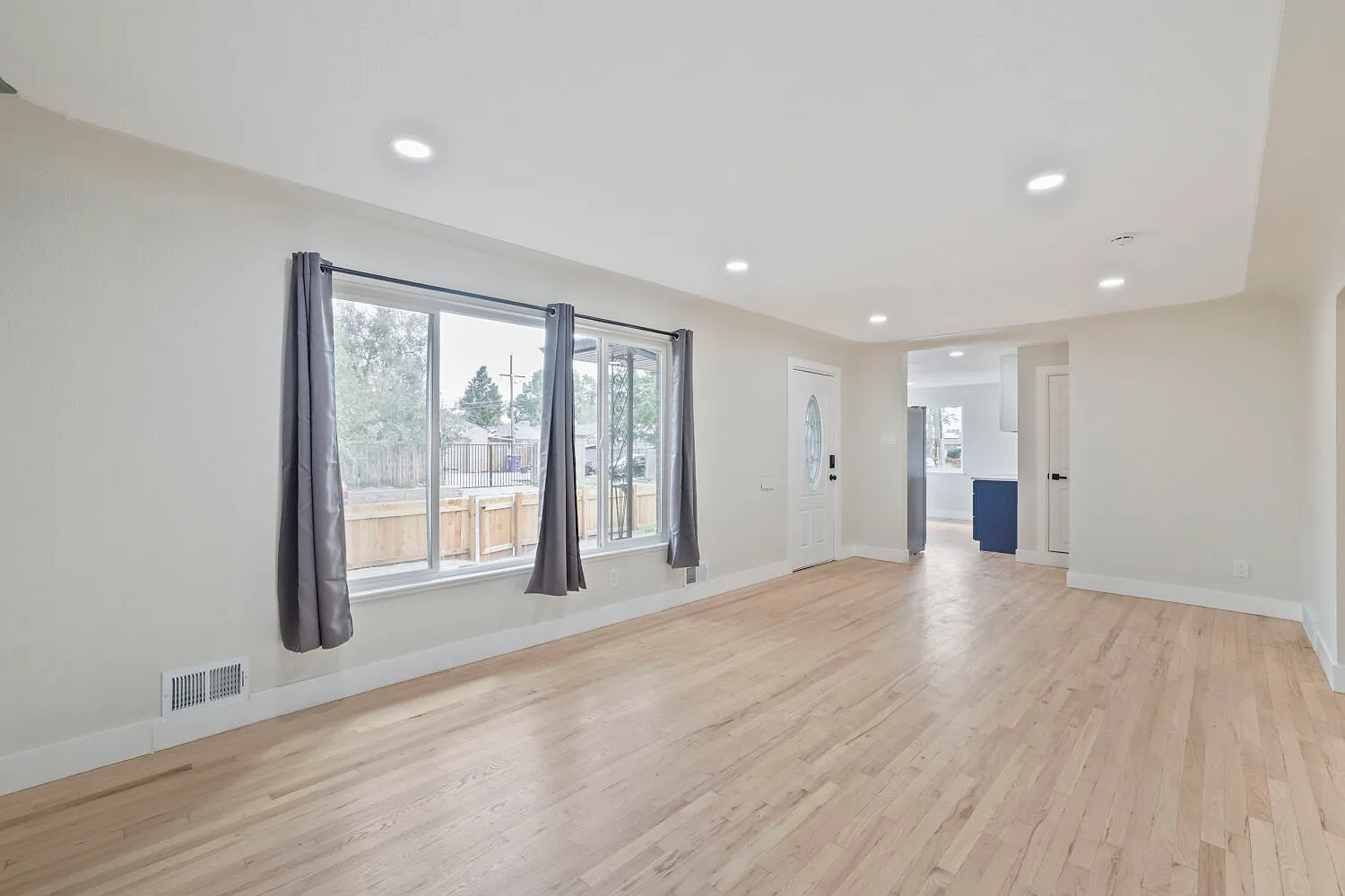 3 bed, 1500 sqft, $2,650 — Photo 4