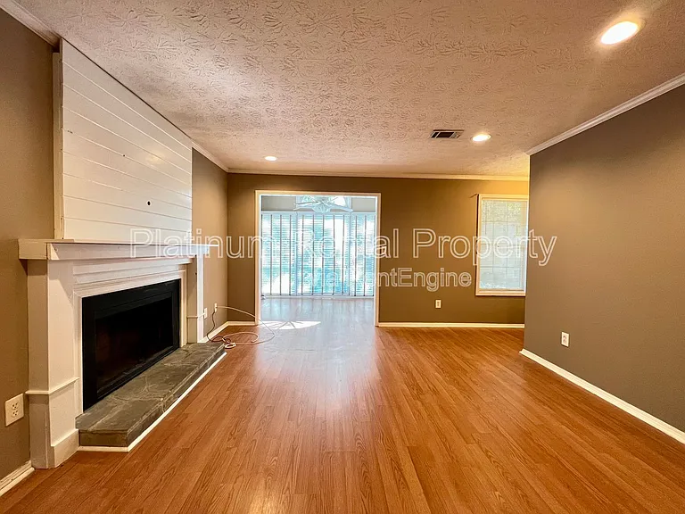 1107 Countryside Pl SE — Photo 5