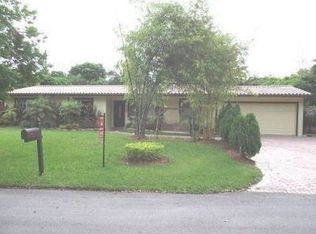 9720 SW 73rd Ct, Pinecrest, FL 33156