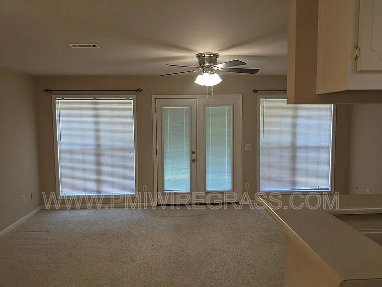 208 Foxchase Ln — Photo 21