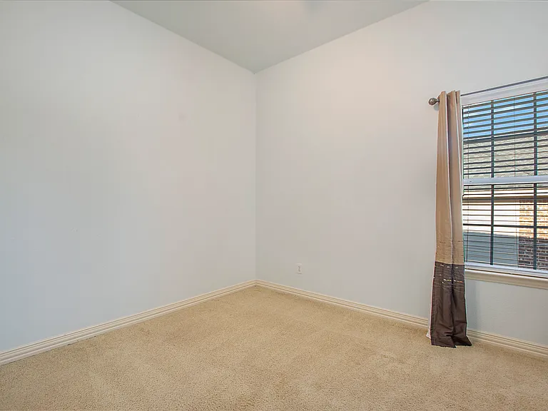1838 Crowbridge Dr — Photo 36