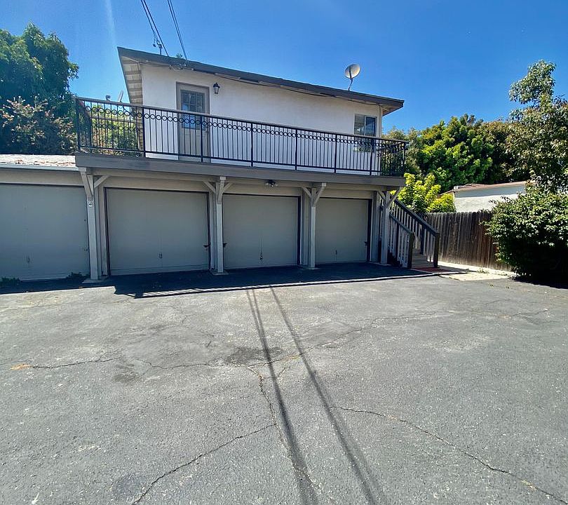 1st image of 209 S Santa Cruz St