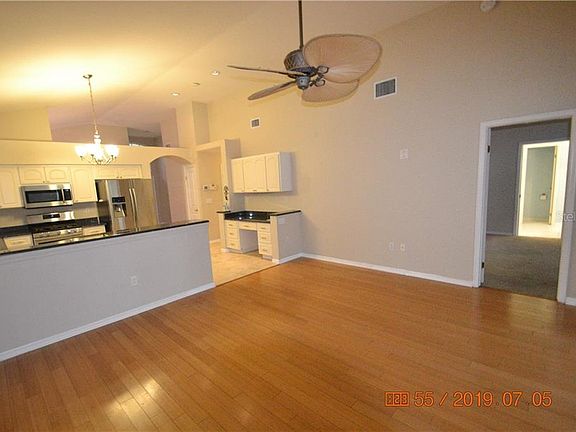4th image of 12322 Glenfield Ave