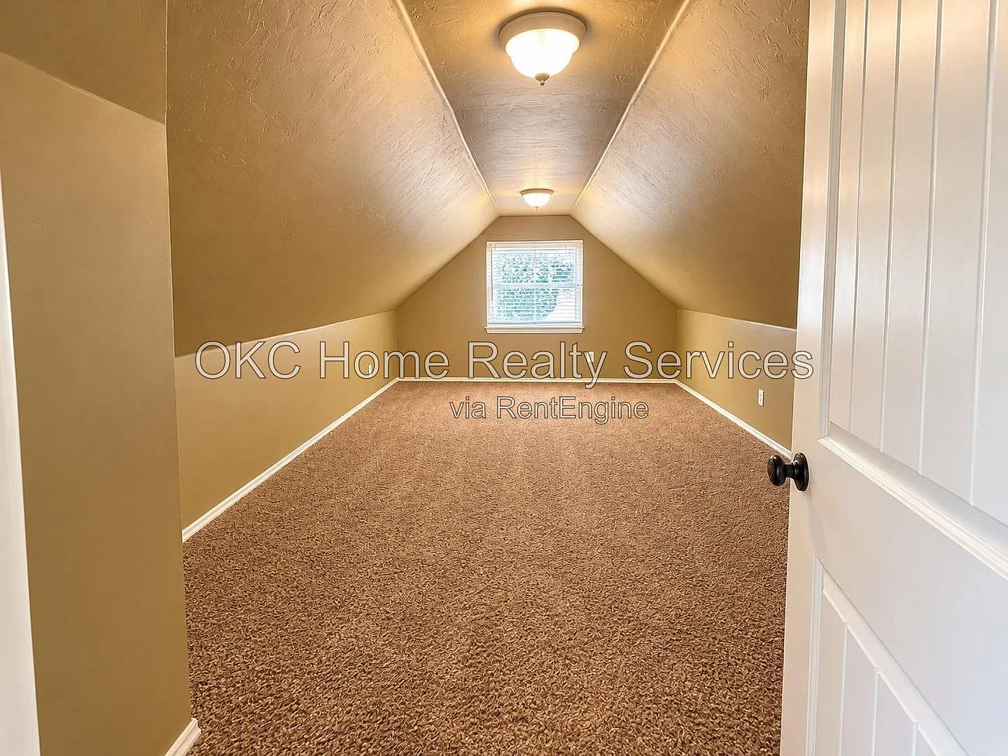3 bed, 2.0 bath, 1858 sqft, $1,550 — Photo 4